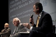 Carlos Lopes, da ONU, o economista Ignacy Sachs e o embaixador André Corrêa do Lago, durante o encontro.